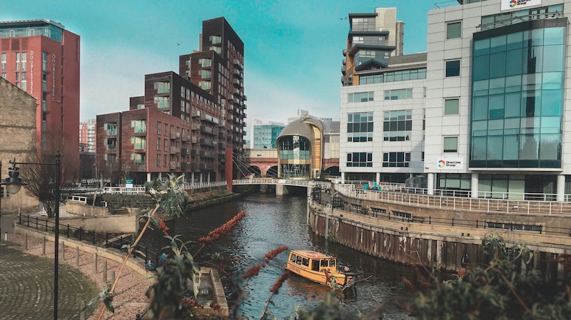 Popular Driving Instructors in Leeds, Photo by Tim Lumley